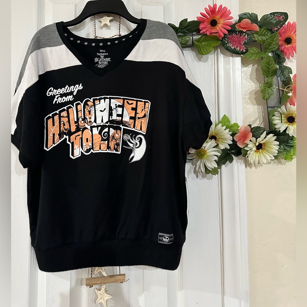 Disney Halloween shirt brand new 💖